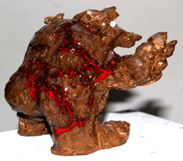 Gorille sauvagement bless�.